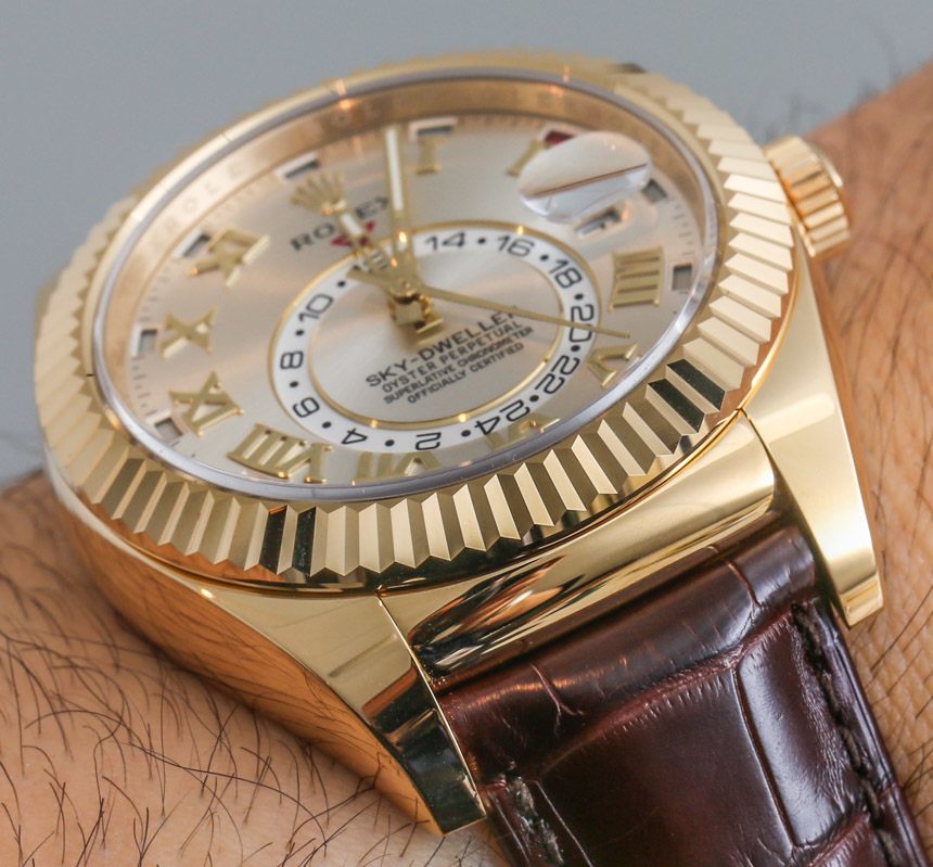 Rolex-Sky-Dweller-326935-rose-gold-white